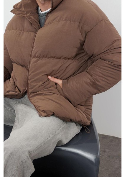 Tasarım Düz Astarlı Yaka Standart Bol Dik Unisex Oversize Fit Dik Yaka Şişme Kışlık Mont modelleri