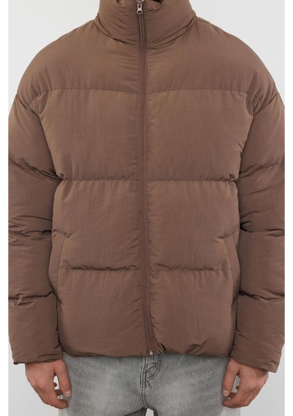 Tasarım Düz Astarlı Yaka Standart Bol Dik Unisex Oversize Fit Dik Yaka Şişme Kışlık Mont fiyatları