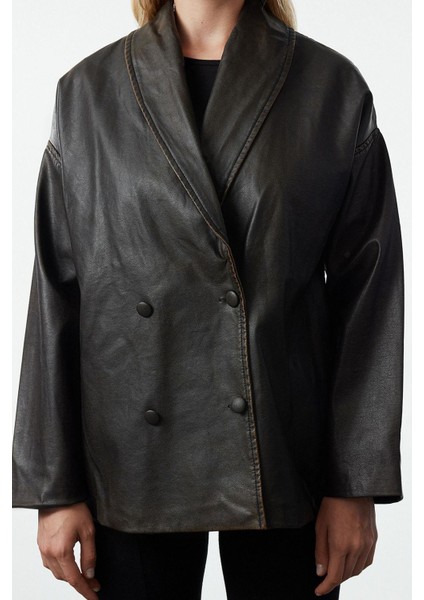 Kadın Moda Şık Oversize Şal Yaka Midi Düz Astarlı Oversize Yakası Kürk Detaylı Suni Deri Mont