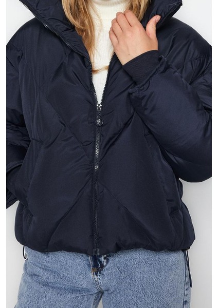 Kadın Moda Şık Oversize Dik Yaka Standart Düz Astarlı Oversize Su Itici Şişme Kapitone Mont
