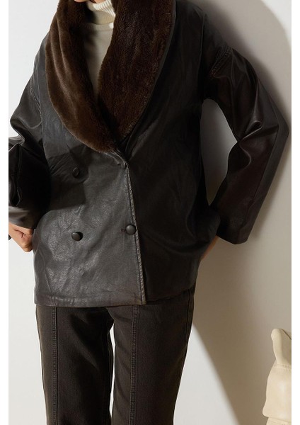 Kadın Moda Şık Oversize Şal Yaka Midi Düz Astarlı Oversize Yakası Kürk Detaylı Suni Deri Mont fiyatları