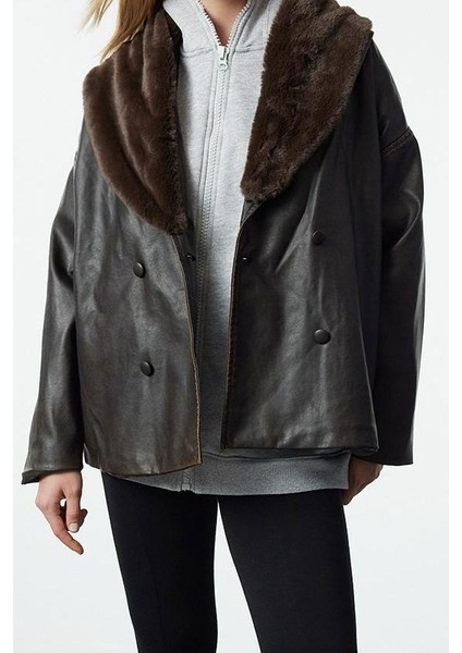 Kadın Moda Şık Oversize Şal Yaka Midi Düz Astarlı Oversize Yakası Kürk Detaylı Suni Deri Mont modelleri