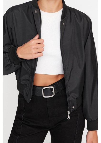 Kadın Moda Şık Oversize Hakim Yaka Standart Düz Astarlı Büzgü Detaylı Su Itici Bomber Ceket Mont