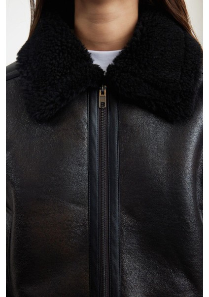 Kadın Moda Şık Oversize Gömlek Yaka Standart Düz Astarsız Peluş Detaylı Biker Ceket Mont