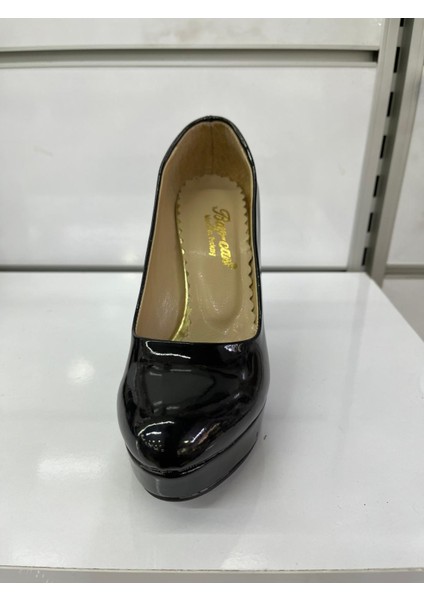 Topuklubayanayakkabı