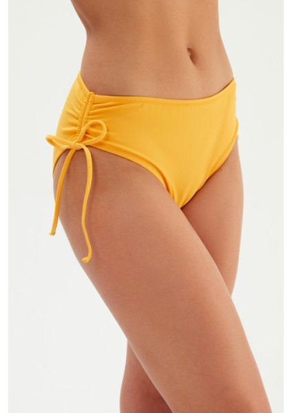 2513 Sarı Yanı Büzgülü Ipli Bikini Altı