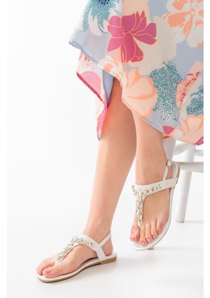 152-1110 Beyaz Gümüş Taşlı Parmak Arası Kadın Sandalet fiyatları