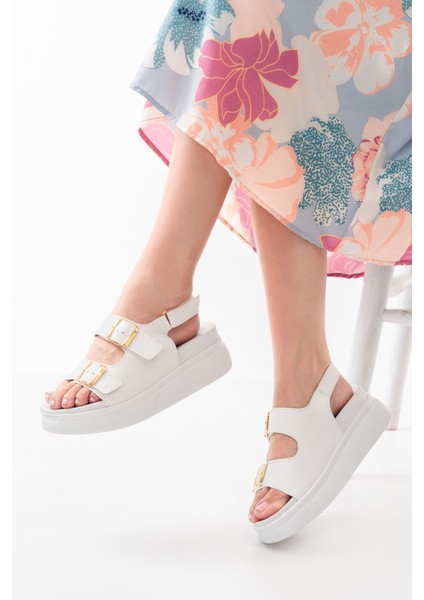 24422-1185 Beyaz Dolgu Topuk Kadın Sandalet modelleri