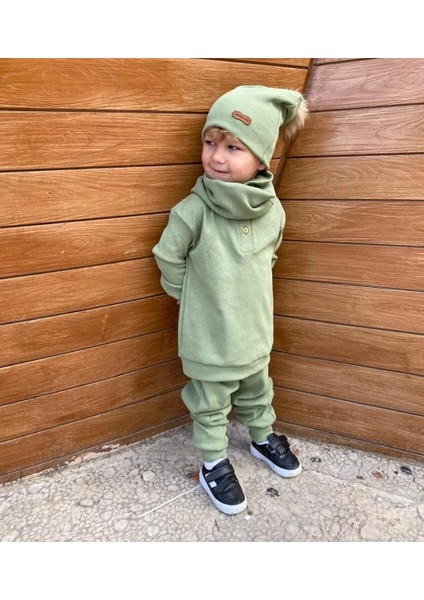 Bere Boyunluklu Takım Yeşil