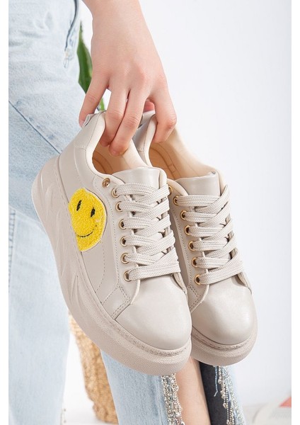 Emoji Smile Sneakers fiyatları