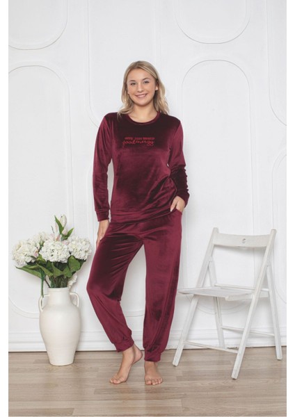 Kadın Şarap Kırmızı Uzul Kollu Sıfır Yakalı Düz Renk Kadife Baskılı Pijama Takımı