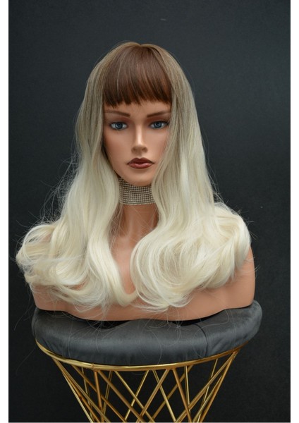 Omuz Platin Dalgalı Fiber Sentetik Perçemli Peruk