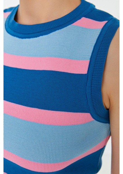 Moda Bisiklet Yaka Triko Slim Çizgili Desen Casual Günlük Crop Kolsuz Bluz fırsatları