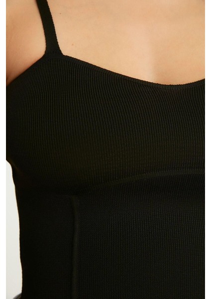 Moda Kalp Yaka Triko Slim Düz Desen Casual Günlük Super Crop Askılı Kol Bluz