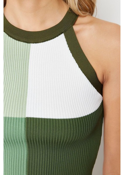 Moda Halter Yaka Triko Slim Renk Bloklu Desen Casual Günlük Crop Kolsuz Bluz indirimleri