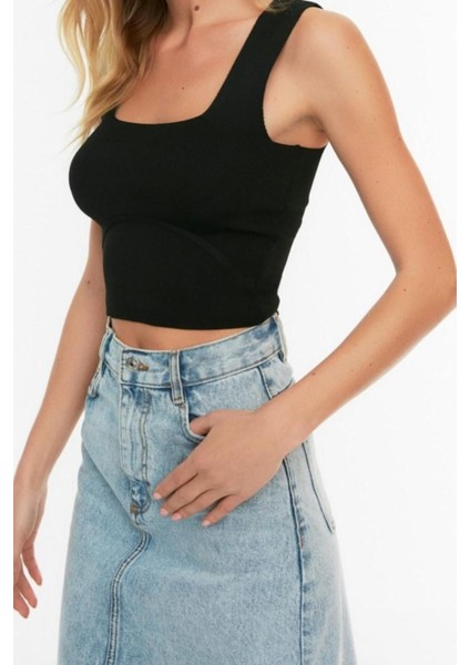 Moda Kare Yaka Triko Slim Fit Düz Desen Casual Günlük Super Crop Askılı Kol Bluz