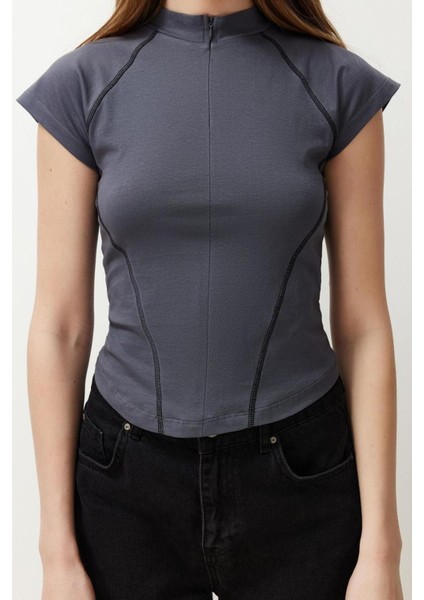 Moda Fermuarlı Yaka Örme Slim Düz Desen Casual Günlük Crop Kısa Kol Bluz
