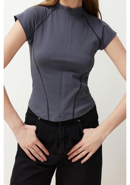 Moda Fermuarlı Yaka Örme Slim Düz Desen Casual Günlük Crop Kısa Kol Bluz fırsatları
