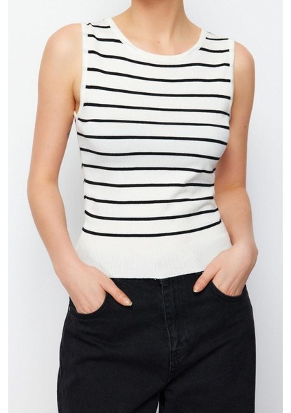 Moda Polo Yaka Triko Fit Çizgili Desen Casual Günlük Regular Kolsuz Bluz fiyatları