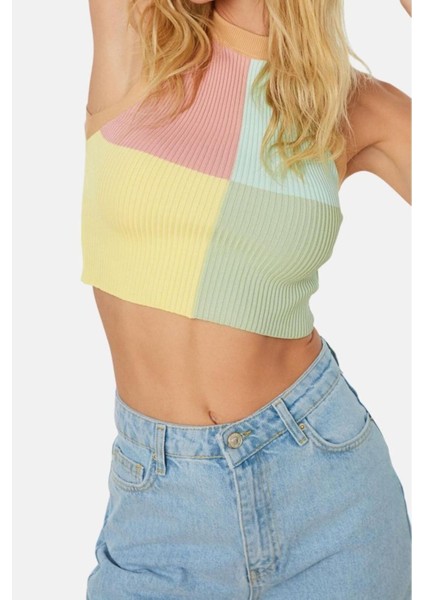 Moda Halter Yaka Triko Slim Renk Bloklu Desen Casual Günlük Crop Kolsuz Bluz fiyatları