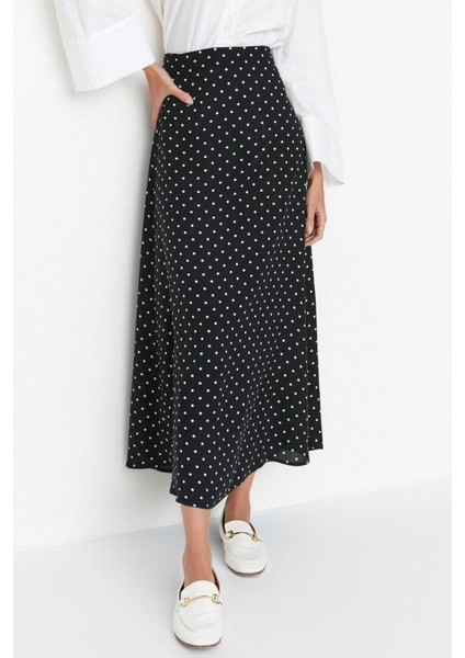 Moda Tesettür Regular Çiçekli Desen Günlük Maxi Boy Puantiye Desenli Çan Dokuma Etek