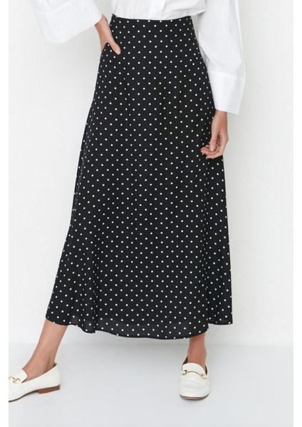 Moda Tesettür Regular Çiçekli Desen Günlük Maxi Boy Puantiye Desenli Çan Dokuma Etek