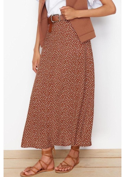 Moda Tesettür Regular Çiçekli Desen Günlük Maxi Boy Puantiye Desenli Dokuma Etek modelleri