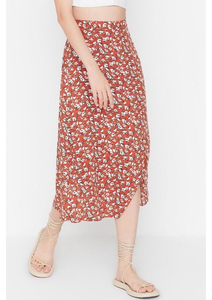 Moda A-Line Çiçekli Desen Günlük Midi Boy Yırtmaç Detaylı Viskon Kumaşlı Midi Boy Dokuma Etek modelleri