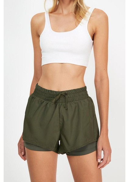 Moda Örme Normal Bel Boru Paça Sportswear Haki Paraşüt Kumaş 2 Katmanlı Içi Şortlu Örme Spor Şort fiyatları
