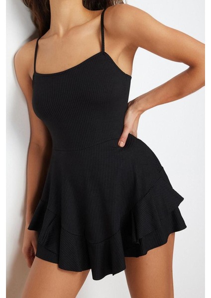 Kadın Moda Dar Paça Kare Yaka Puantiyeli Desen Kısa Siyah Askılı Volanlı Şortlu Mini Tulum fırsatları