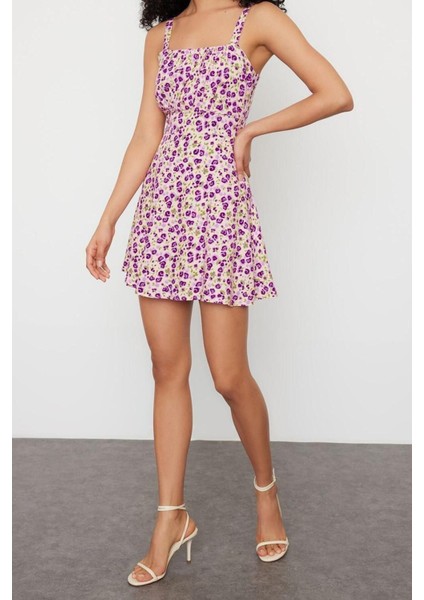 Kadın Moda Kalın Askılı Boru Paça Kare Yaka Çiçekli Desen Kısa Desenli Mini Dokuma Tulum fiyatları
