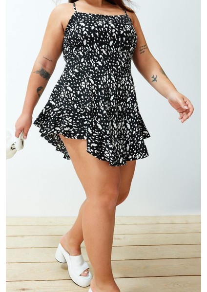 Büyük Beden Kadın Moda Regular Kare Yaka Puantiyeli Desen Kısa Askılı Volanlı Şortlu Mini Örme Tulum