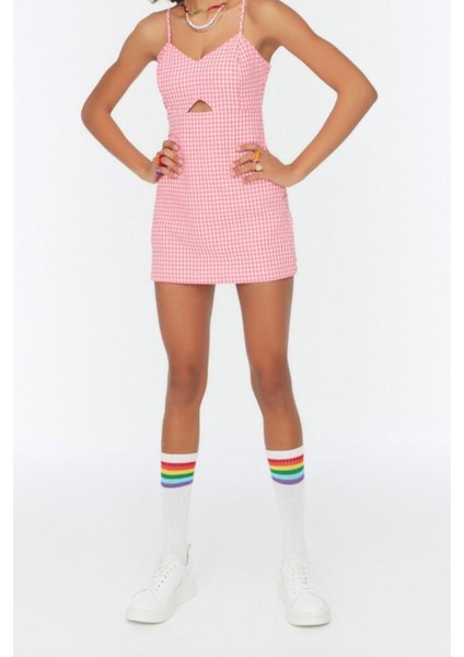 Boru Paça Kalp Yaka Ekose Kareli Desen Kısa Pencere Detaylı Askılı Mini Dokuma Tulum