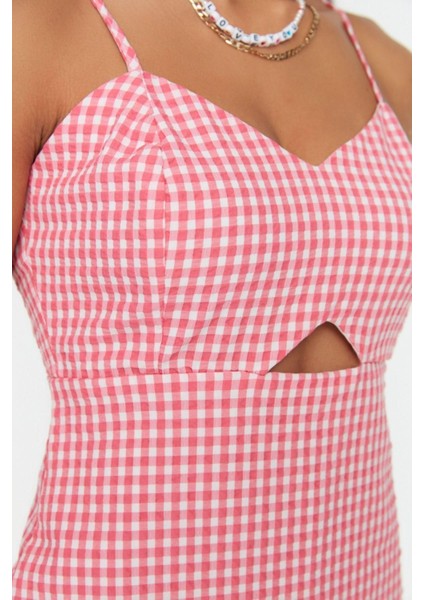 Boru Paça Kalp Yaka Ekose Kareli Desen Kısa Pencere Detaylı Askılı Mini Dokuma Tulum modelleri