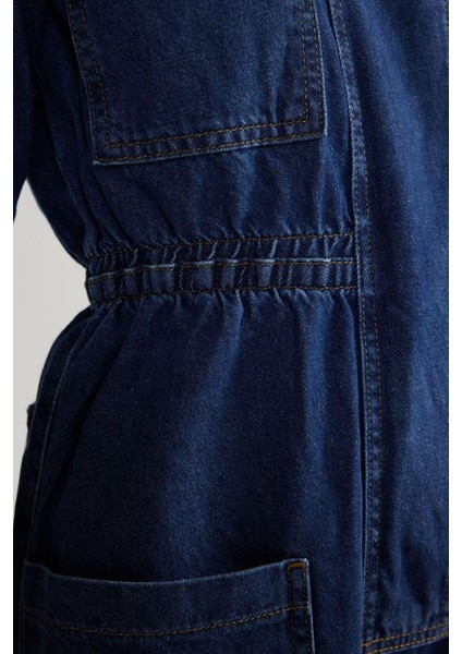 Kadın Moda Standart Kol Boru Paça Dik Yaka Düz Desen Kısa Beli Lastikli Denim Şort Tulum indirimleri