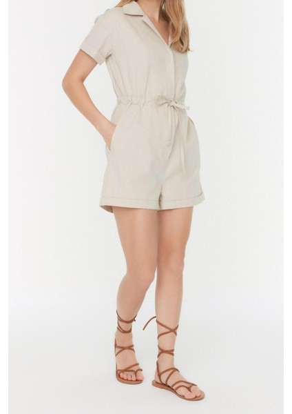 Kadın Moda Standart Kol Boru Paça Gömlek Yaka Kısa Bağlama Detaylı Gabardin Süper Mini Dokuma Tulum fırsatları