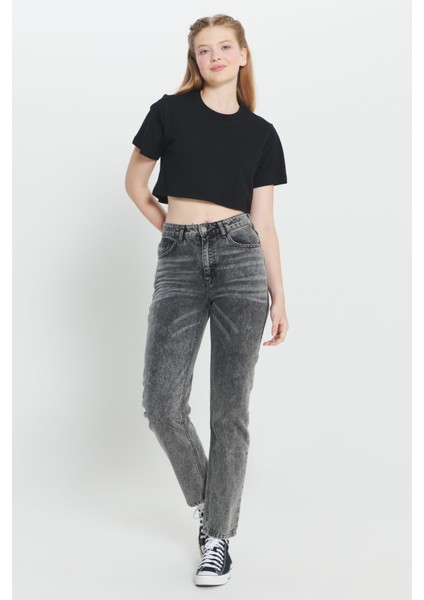 Standart Fit Normal Kesim %100 Pamuk Bisiklet Yaka Crop Tişört