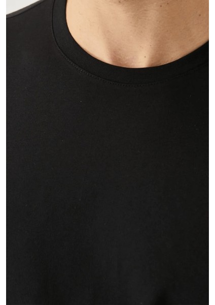 Erkek Slim Fit Bisiklet Yaka Pamuk Kısa Kollu Tişört fiyatları