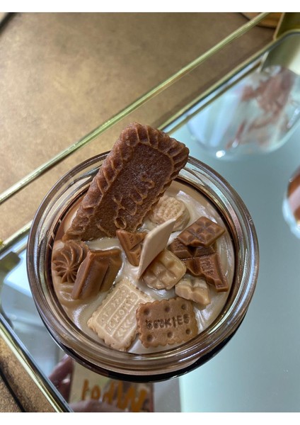 Amber Kavanoz Lotuslu ve Çikolata Parçalı Aromaterapi Kokulu Mum