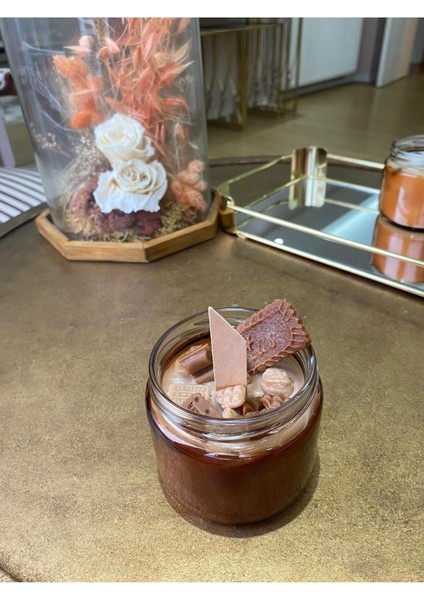 Amber Kavanoz Lotuslu ve Çikolata Parçalı Aromaterapi Kokulu Mum