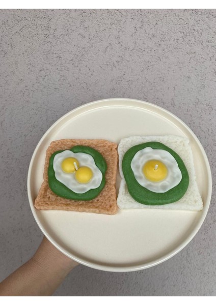Ekmek Dilimi Temalı Avokado ve Yumurtalı Gerçekçi Sağlıklı Diyet Mum