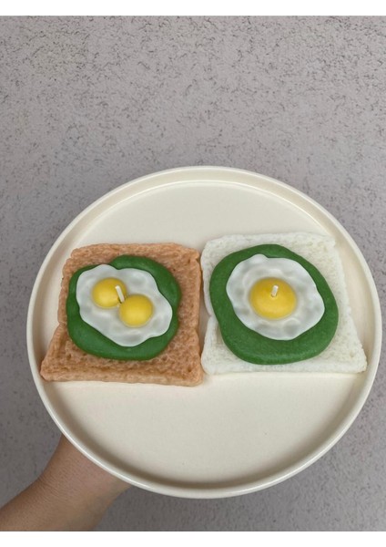 Ekmek Dilimi Temalı Avokado ve Yumurtalı Gerçekçi Sağlıklı Diyet Mum