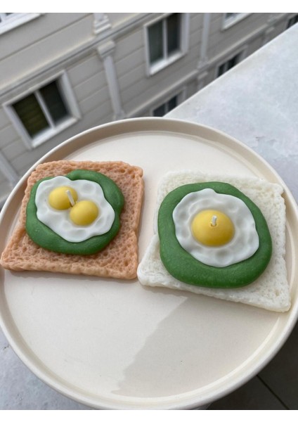 Ekmek Dilimi Temalı Avokado ve Yumurtalı Gerçekçi Sağlıklı Diyet Mum