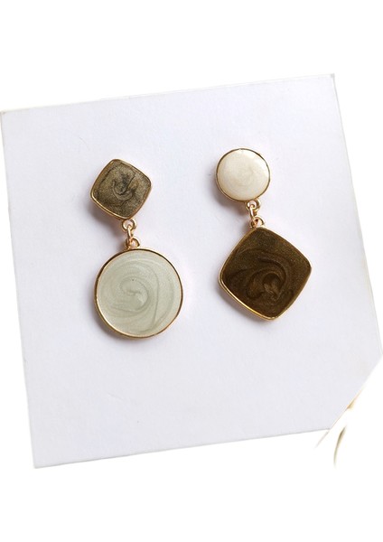 Kore Tarzı Kamelya Tarzı Delinmemiş Küpe Inci Çiçek Dama Tahtası Elmas Küpe Kadınlar Için (Yurt Dışından)