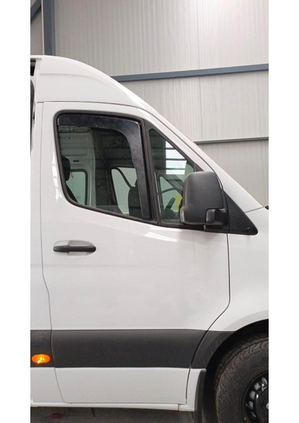 Mercedes Sprinter 2006-2024 Model Içten Geçme 2'li Cam Rüzgarlığı