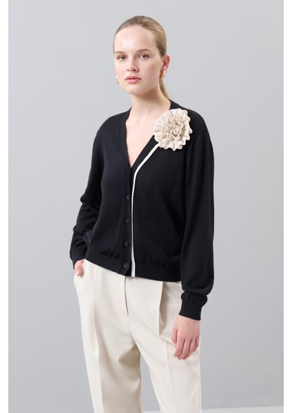 Çiçek Motifli Yün Hırka Siyah-Ekru K2571022_651 fırsatları