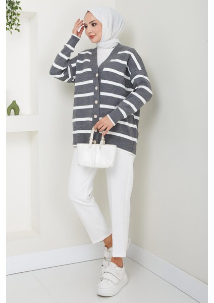 Düğme Detaylı Çizgili Araboy Triko Hırka Füme HM2516 fırsatları