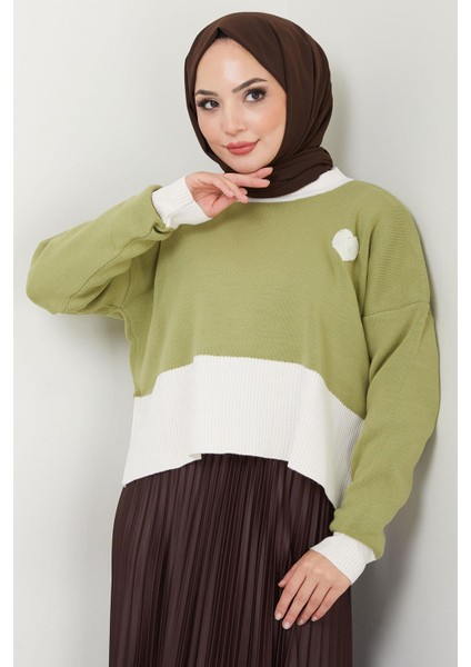 Kalp Detaylı Iki Renkli Crop Kazak Fıstık Yeşili HM2575 modelleri