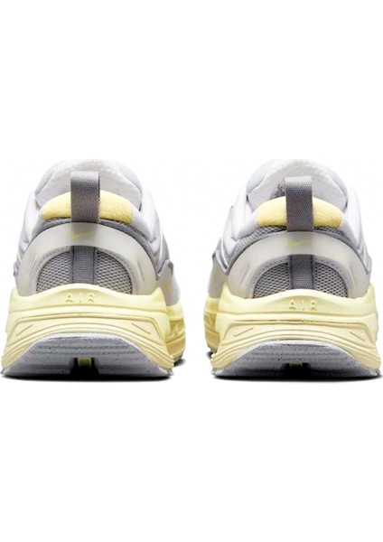 Kadın Spor FD9861-100 Nike Air Max Bliss Next Nature modelleri