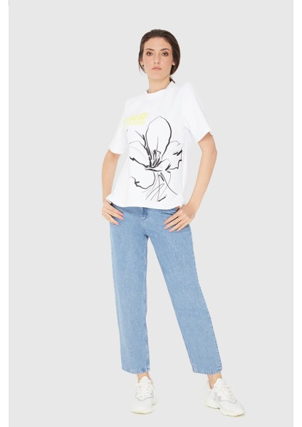 Star Baskılı Beyaz T-Shirt